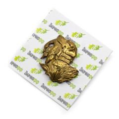 Значок Собака с добычей Латунь