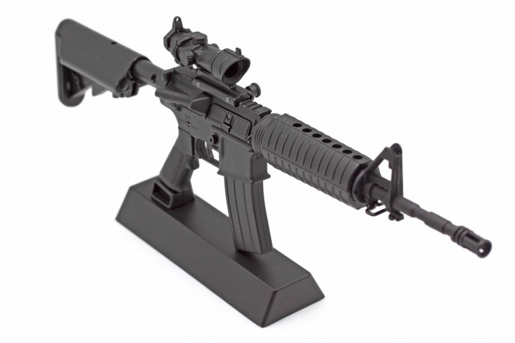 Модель сувенирная в виде оружия Microgun L M4A1 штурмовой приклад оптический прицел