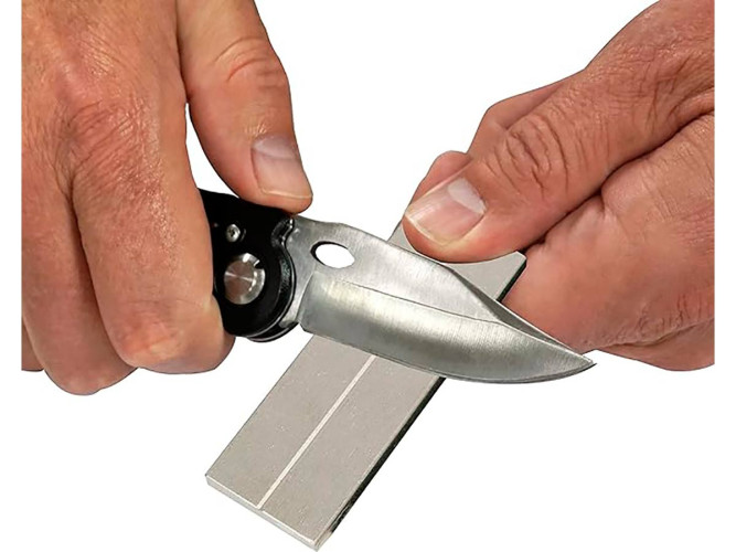 Камень точильный AccuSharp Diamond Pocket Stone, карманный, двусторонний (320/800) в чехле